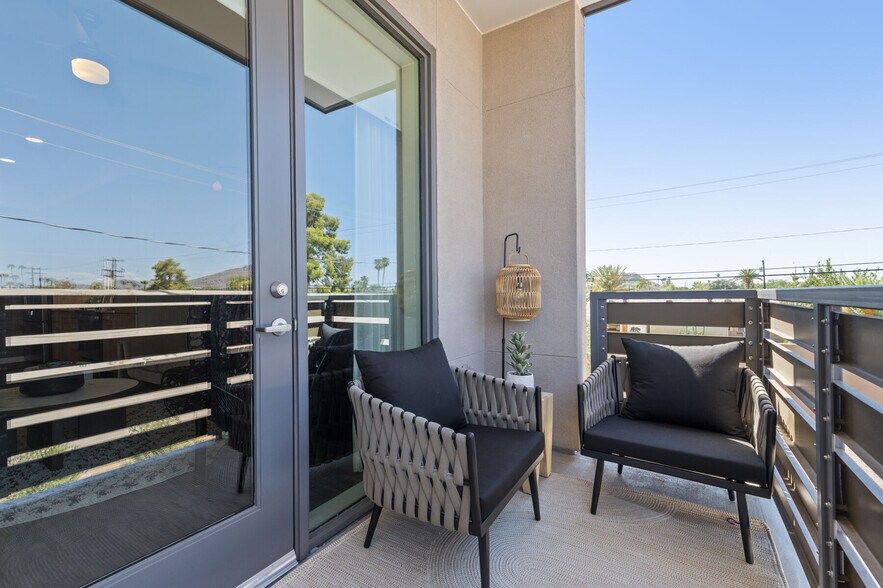 More Photos Of 2040-2060 N Scottsdale Rd, Scottsdale Apartments For Lease