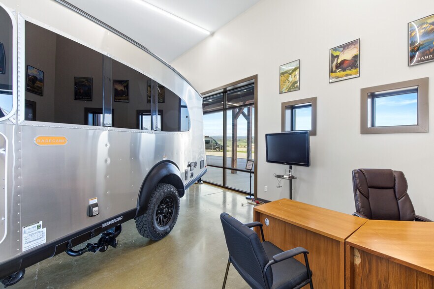 More Photos Of 22 Rorke rd, Etna General Retail For Sale