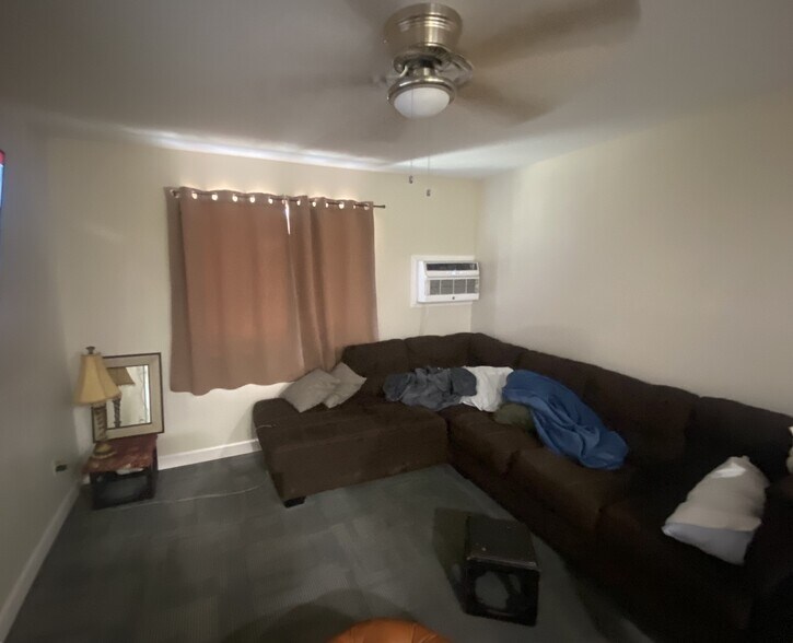 More Photos Of 1 Proactive Dr, New Florence Hotel For Sale