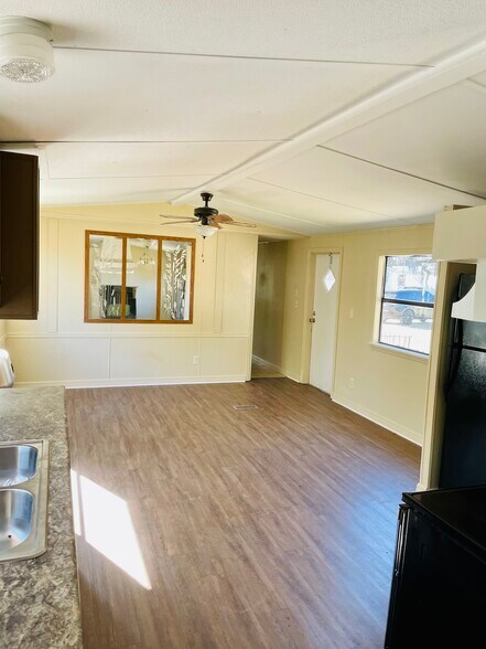 More Photos Of 904 N Kingsway Rd, Seffner Manufactured Housing Mobile Home Park For Sale