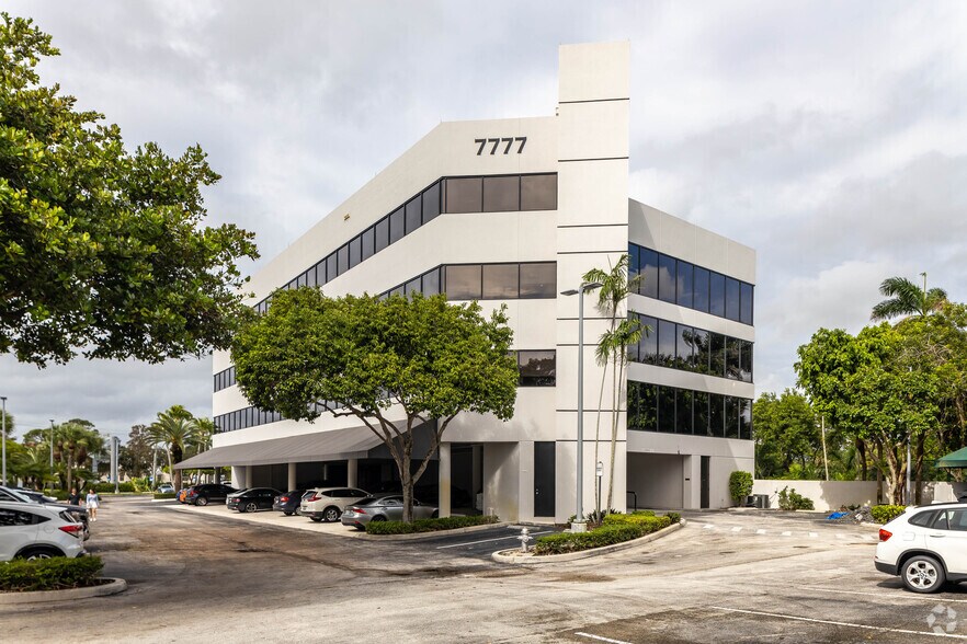 Primary Photo Of 7777 Glades Rd, Boca Raton Office For Lease