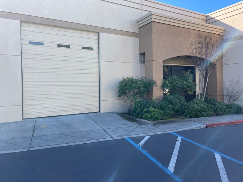 More Photos Of 460-480 Technology Way, Napa Flex For Lease