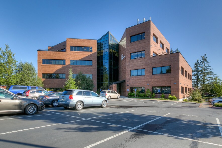 More Photos Of 5121 Skyline Village Loop S, Salem Medical For Sale