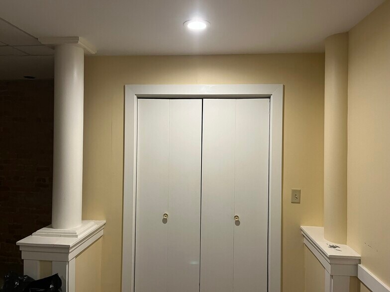 More Photos Of 357-367 Main St, Hartford Office For Lease