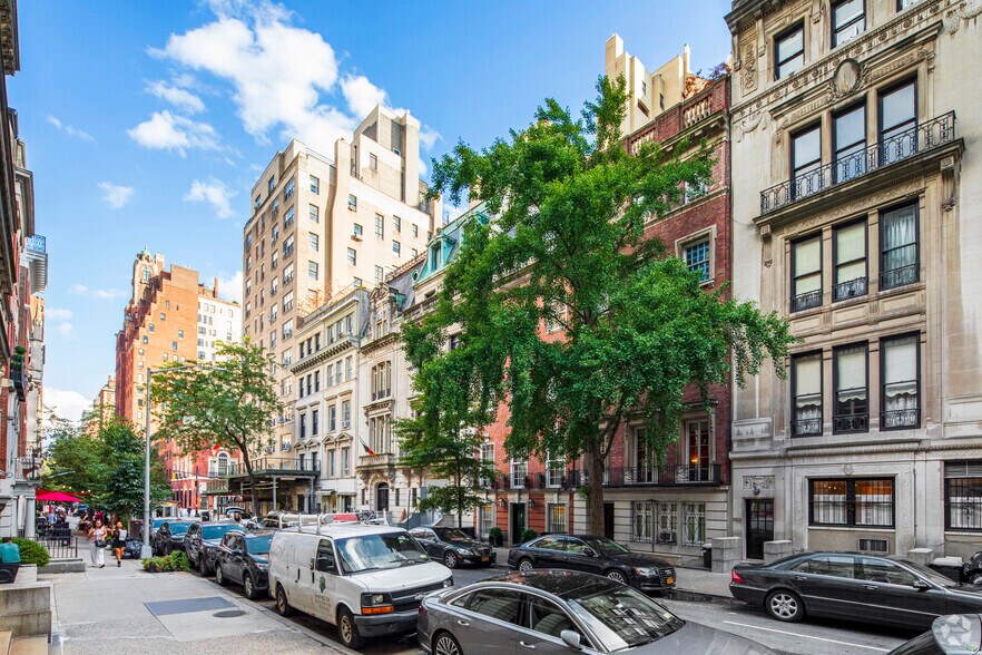 Primary Photo Of 16 E 73rd St, New York Apartments For Sale