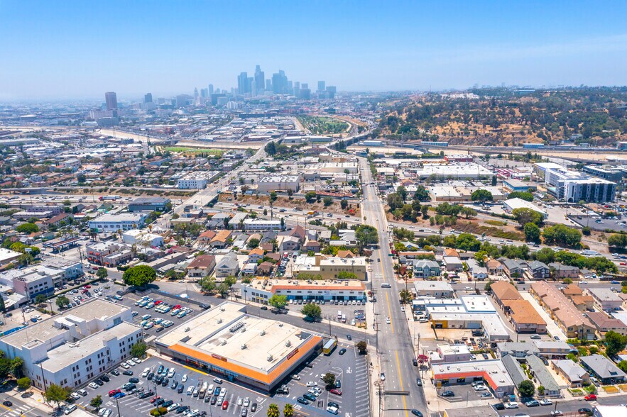 More Photos Of 2310 Pasadena Ave, Los Angeles Storefront Retail Office For Lease