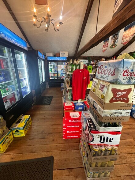 More Photos Of 166 S Riverside Ave, Pequabuck Freestanding For Sale