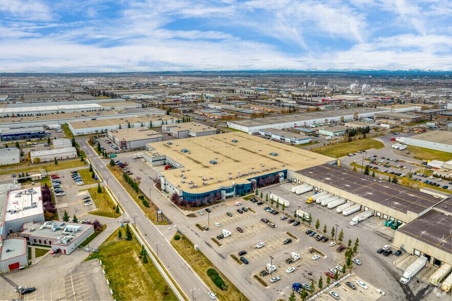 More Photos Of 5811-6011 46th St SE, Calgary Warehouse For Lease