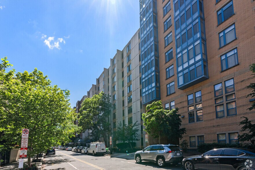 More Photos Of 1440 N St NW, Washington Apartments For Lease