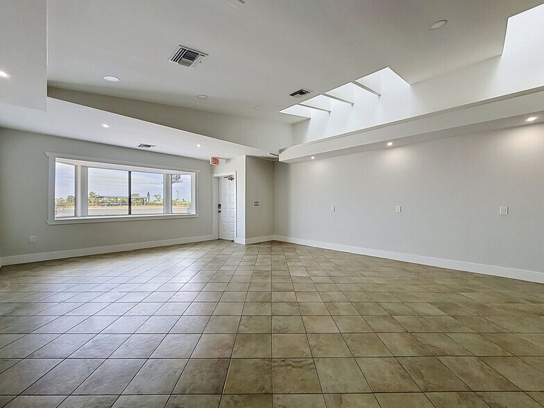 More Photos Of 13414 US Highway 19, Hudson Showroom For Lease
