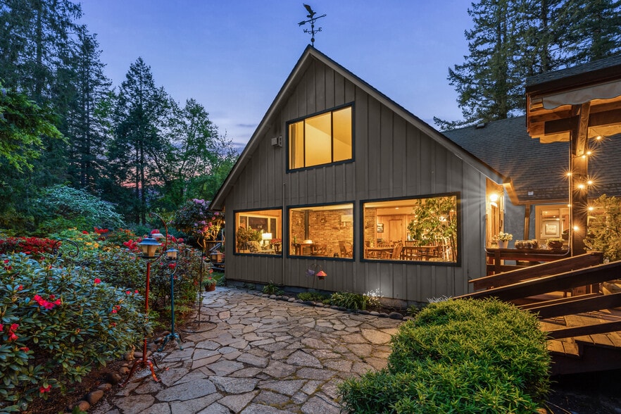 More Photos Of 49198 McKenzie Hwy, Vida Hospitality For Sale