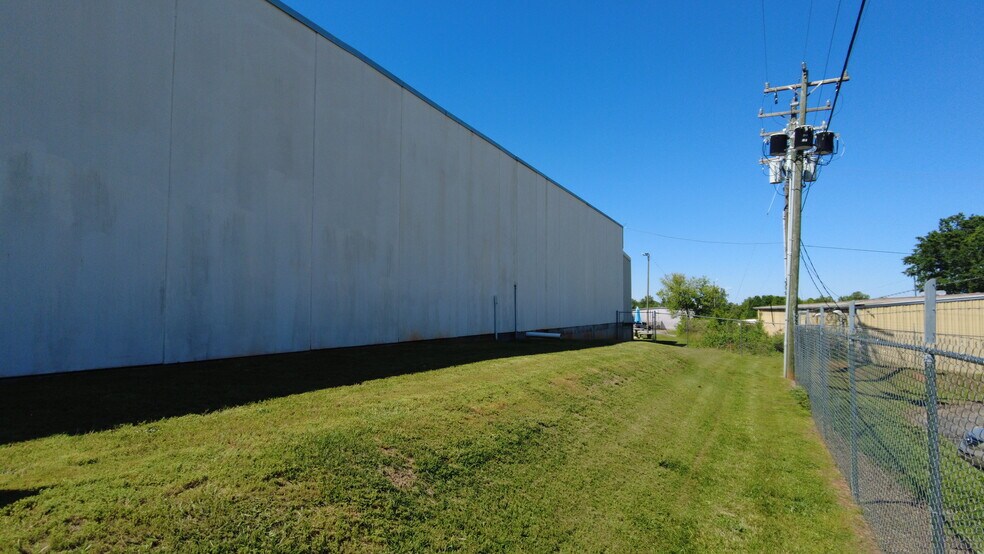 More Photos Of 100 Southwest Dr, Spartanburg Warehouse For Sale