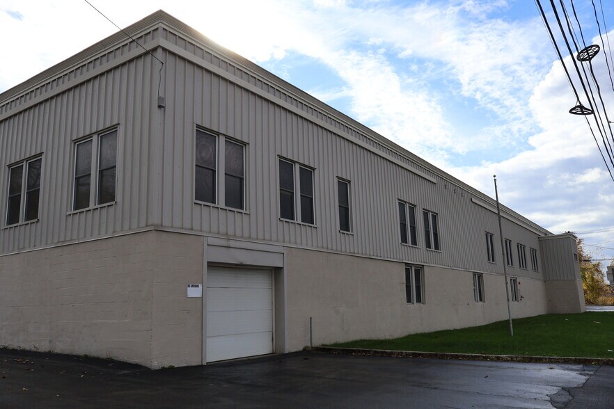 More Photos Of 2204-2230 Erie Blvd, Syracuse Manufacturing For Lease