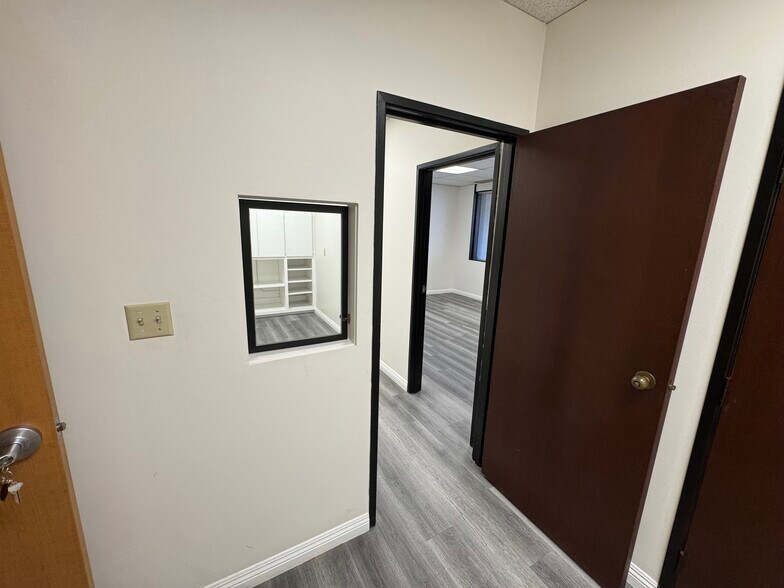 More Photos Of 144 N Glendale Ave, Glendale Office For Lease