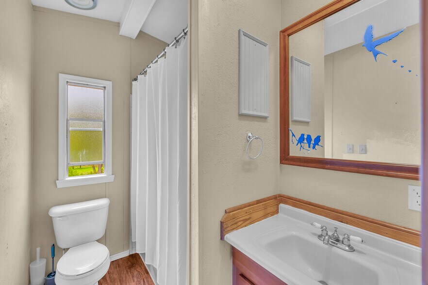 More Photos Of 123 Rocky Rd, Hye Storefront Retail Residential For Sale