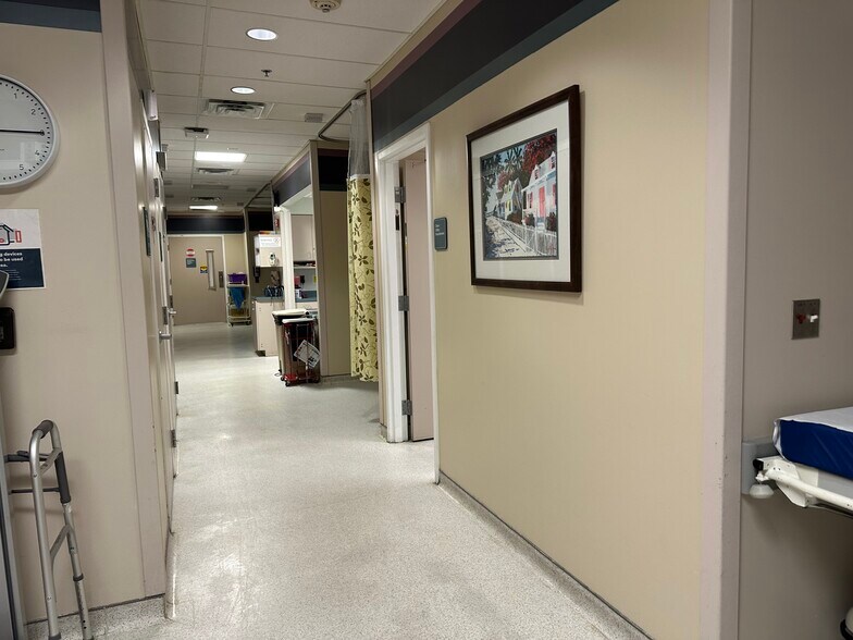 More Photos Of 1310 SE West Star Ave, Port Saint Lucie Hospital For Lease