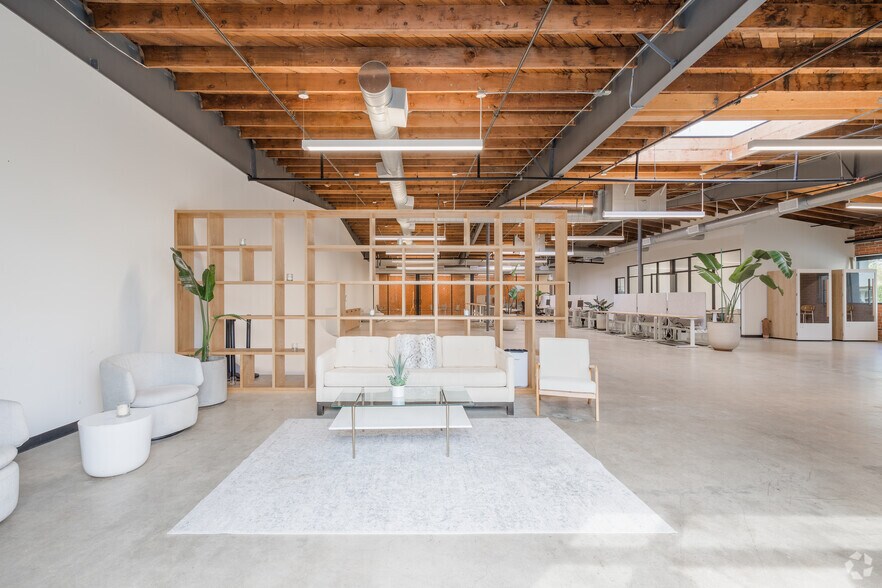 More Photos Of 12820 Panama St, Los Angeles Showroom For Sale