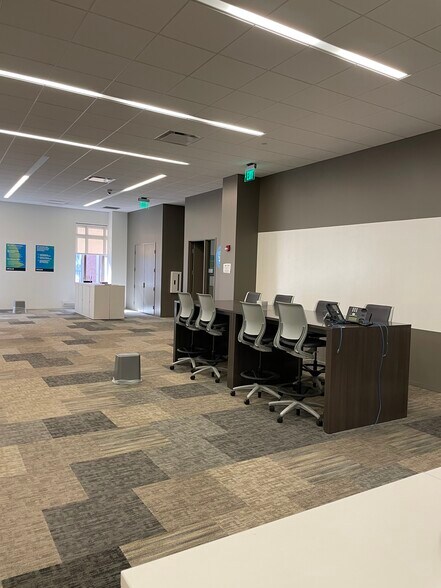 More Photos Of 49 W Maryland St, Indianapolis General Retail For Lease