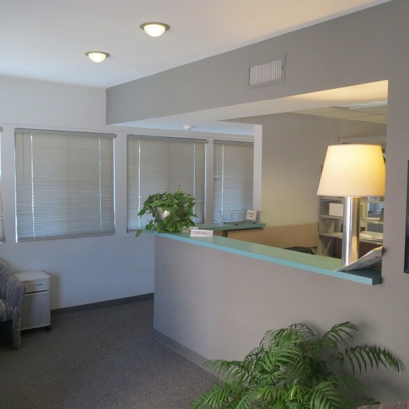 More Photos Of 13822 Beach Blvd, Westminster Office For Sale