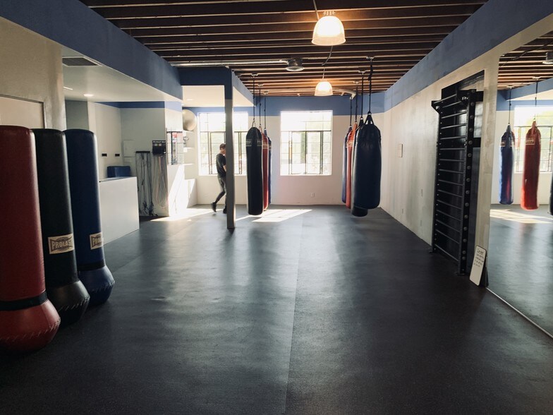 More Photos Of 5119 W Sunset Blvd, Los Angeles General Retail For Lease