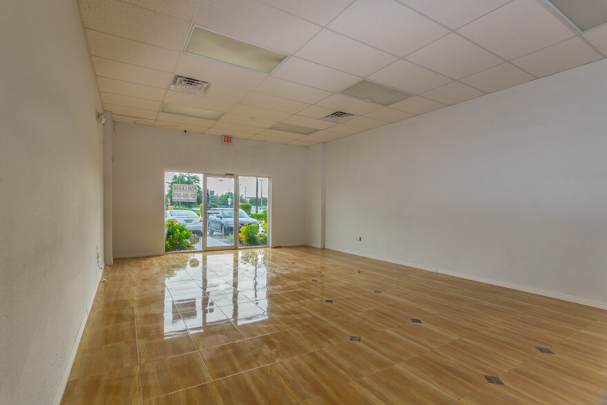 More Photos Of 3900 S Goldenrod Rd, Orlando General Retail For Lease