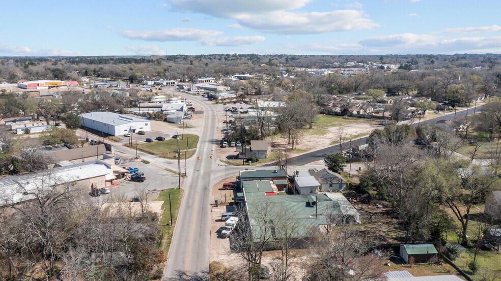More Photos Of 815 N 3rd St, Lufkin Storefront Retail Office For Sale