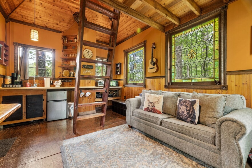 More Photos Of 22468 State Highway 112, Cassville Specialty For Sale
