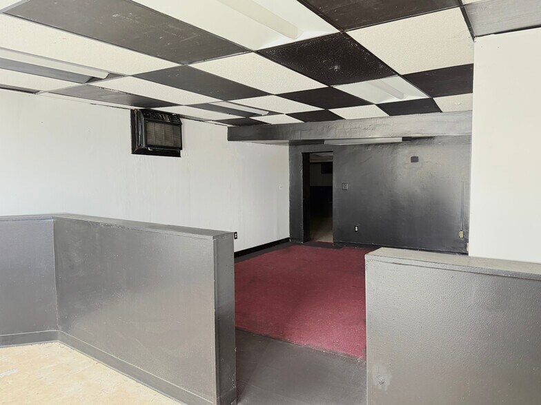 More Photos Of 6110 Harford Rd, Baltimore Storefront Retail Office For Lease