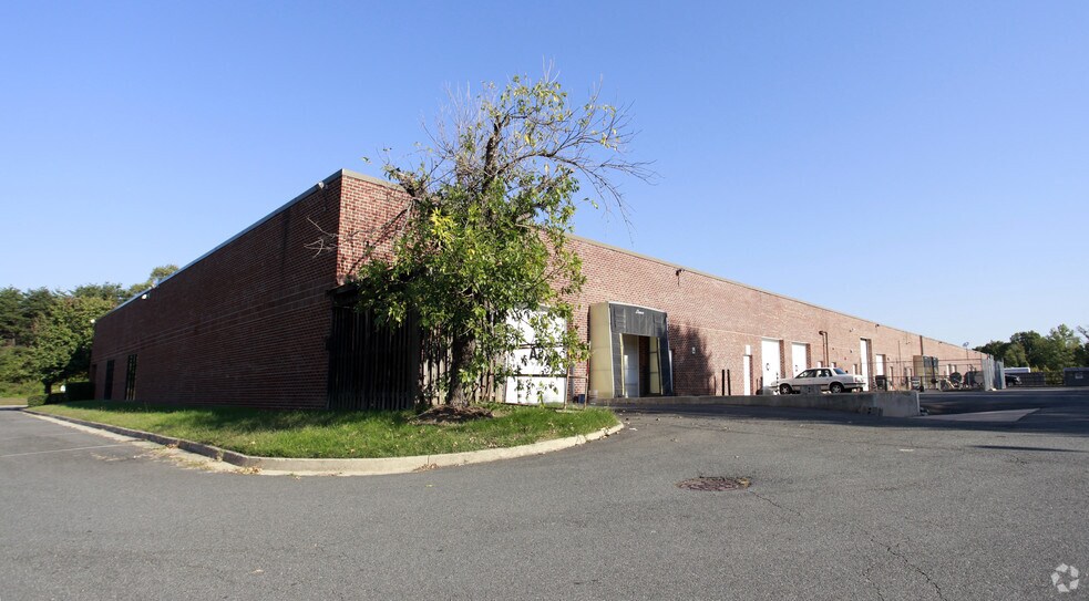 More Photos Of 6700 Springfield Center Dr, Springfield Flex For Lease