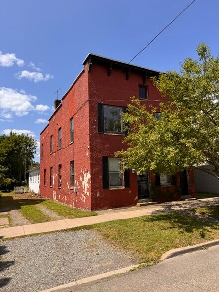 More Photos Of 12 S Chenango St, Greene Flex For Sale