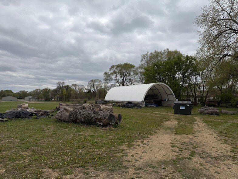More Photos Of 1716 N 3rd St, Saint Peter Land For Sale
