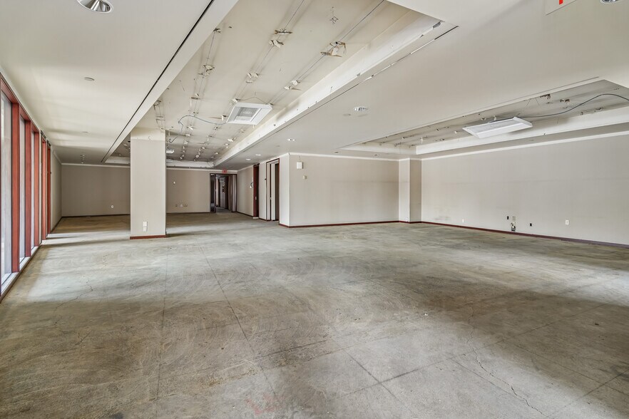 More Photos Of 1000 Sylvan Ave, Englewood Cliffs Office For Sale