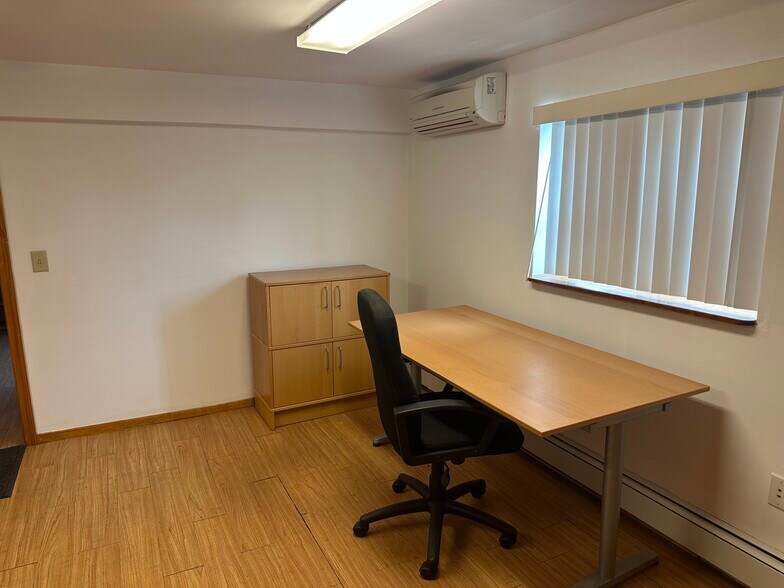 More Photos Of 180 Sargeant Ave, Clifton Warehouse For Lease