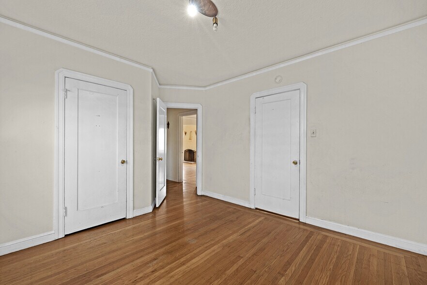 More Photos Of 1755 Washington Ave, San Leandro Bar For Sale