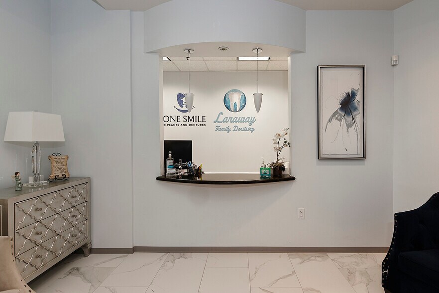 More Photos Of 114 Vision Park Blvd, Shenandoah Office For Sale