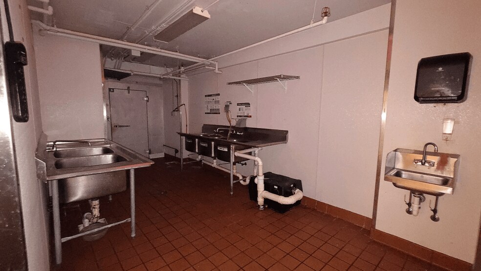 More Photos Of 820 Olive St, Saint Louis Restaurant For Lease