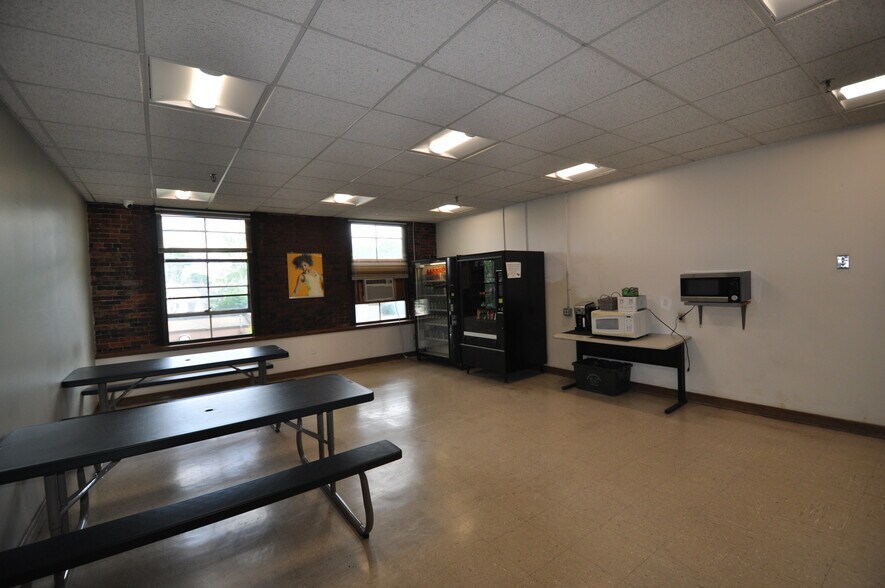 More Photos Of 73 Pickering Rd, Rochester Coworking Space