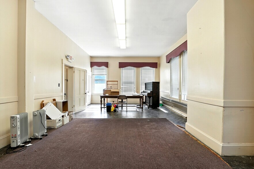 More Photos Of 3 Merrimack St, Penacook Office For Sale