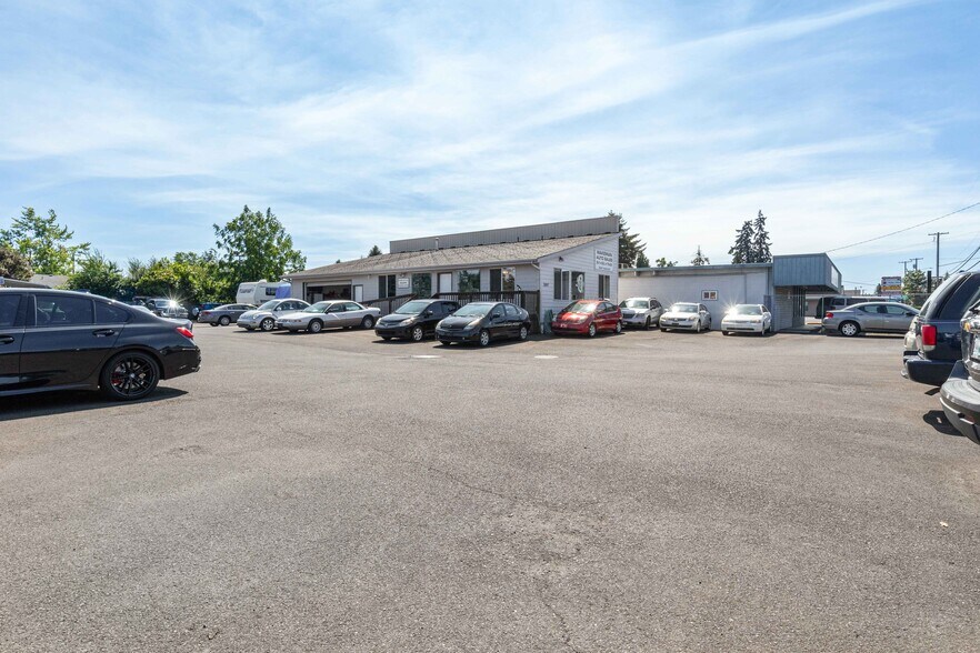 More Photos Of 3897 Main St, Springfield Auto Dealership For Sale