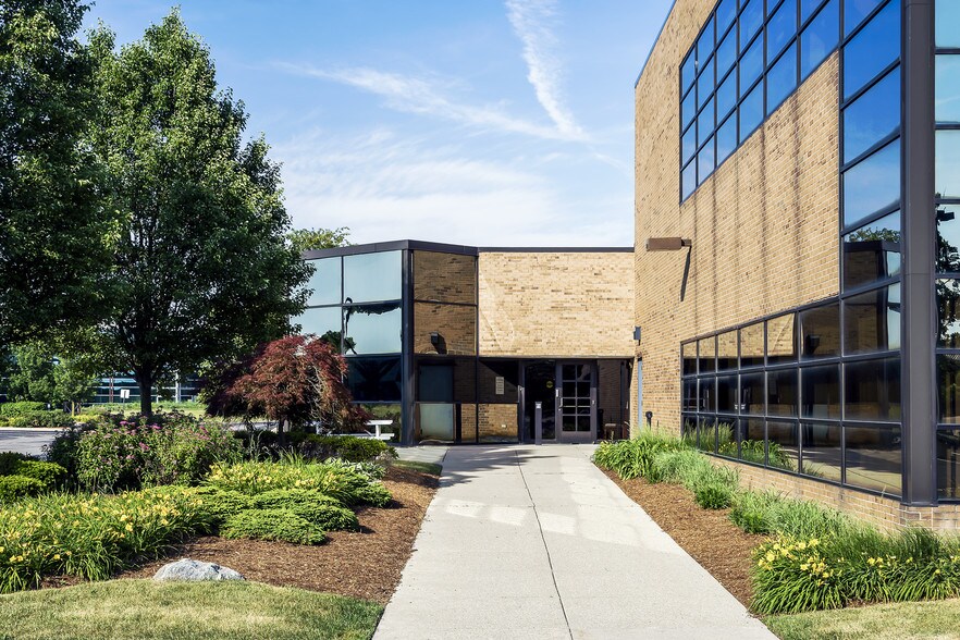 More Photos Of 5225 Auto Club Dr, Dearborn Office For Sale