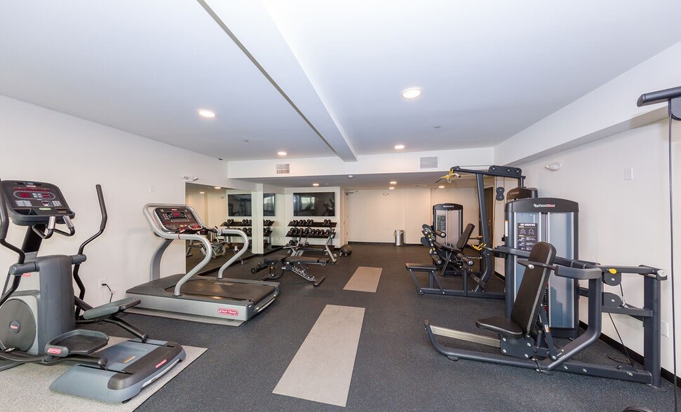 More Photos Of 1070 S Bedford St, Los Angeles Multifamily For Sale