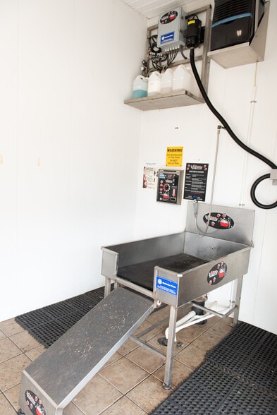 More Photos Of 3425 N Main St, High Point Carwash For Sale