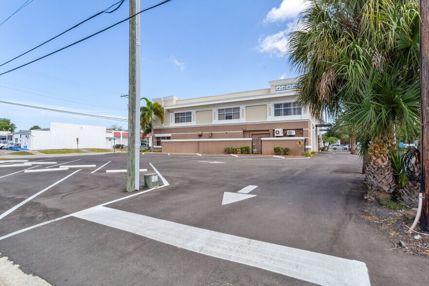 More Photos Of 501 S Lincoln Ave, Clearwater Medical For Lease