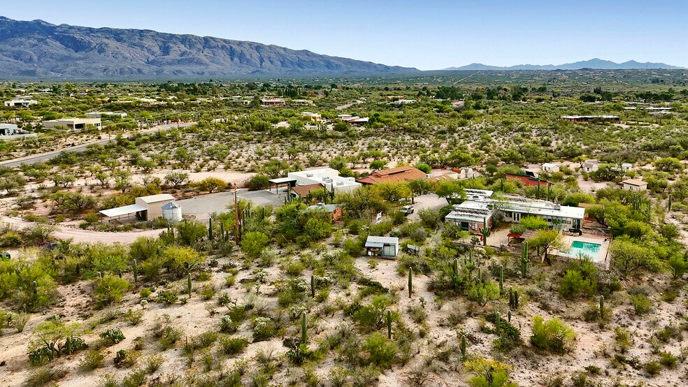 More Photos Of 2751 N Soldier Trl, Tucson Specialty For Sale