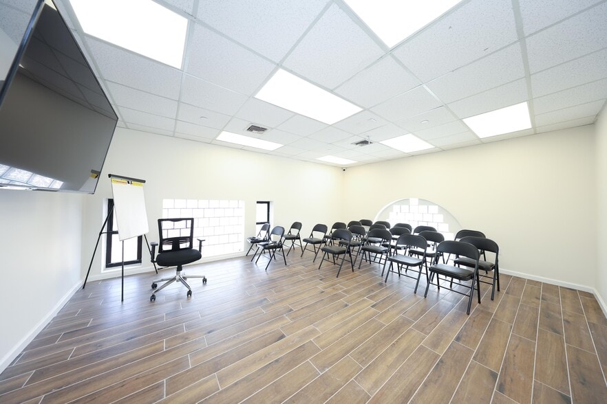 More Photos Of 2940 Richmond Ter, Staten Island Loft Creative Space For Sale