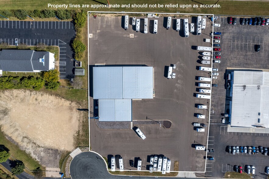 More Photos Of 2000 Stout St, Menomonie Auto Dealership For Sale