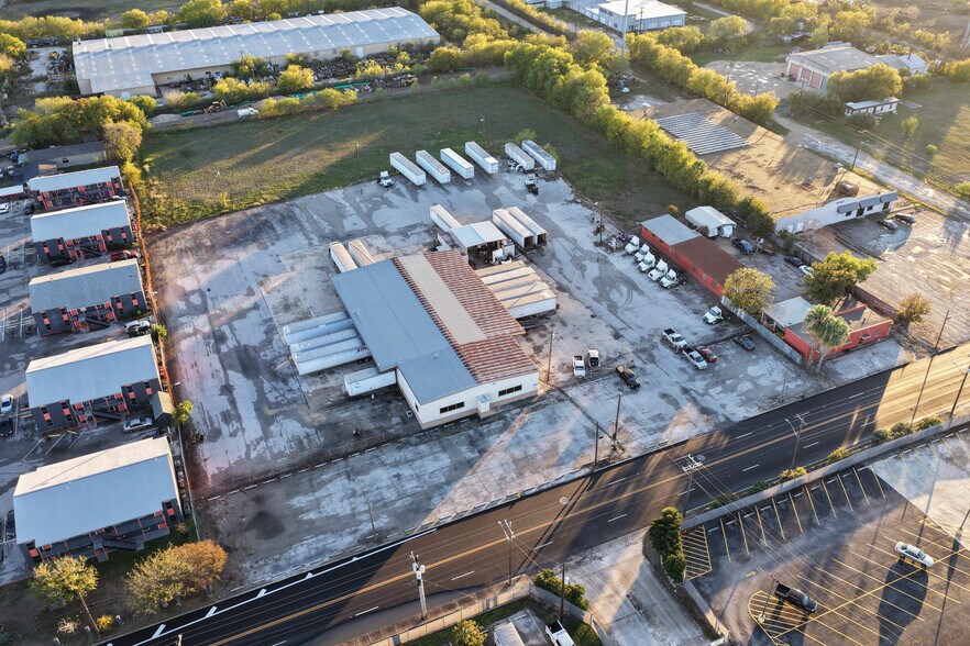 More Photos Of 2026 W Malone Ave, San Antonio Warehouse For Lease
