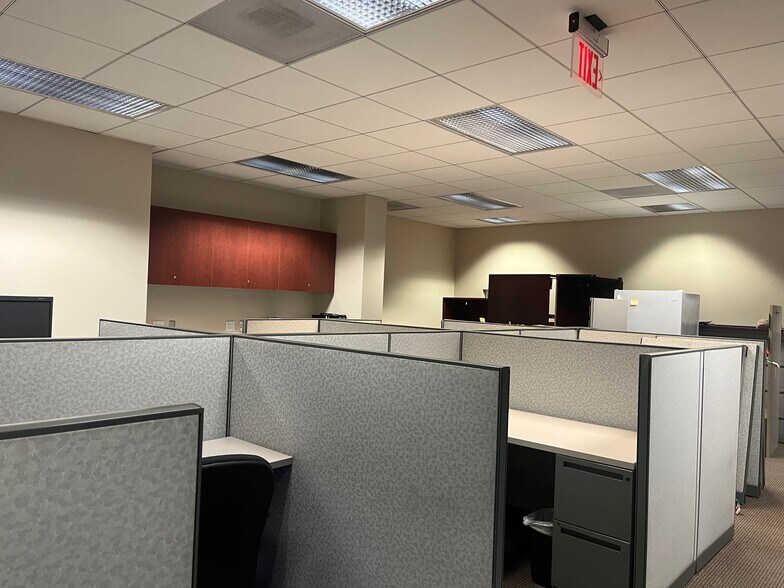 More Photos Of 1601 E Orangewood Ave, Anaheim Office For Lease