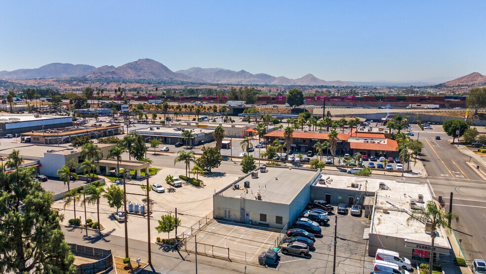 More Photos Of 171 W H St, Colton Storefront For Lease