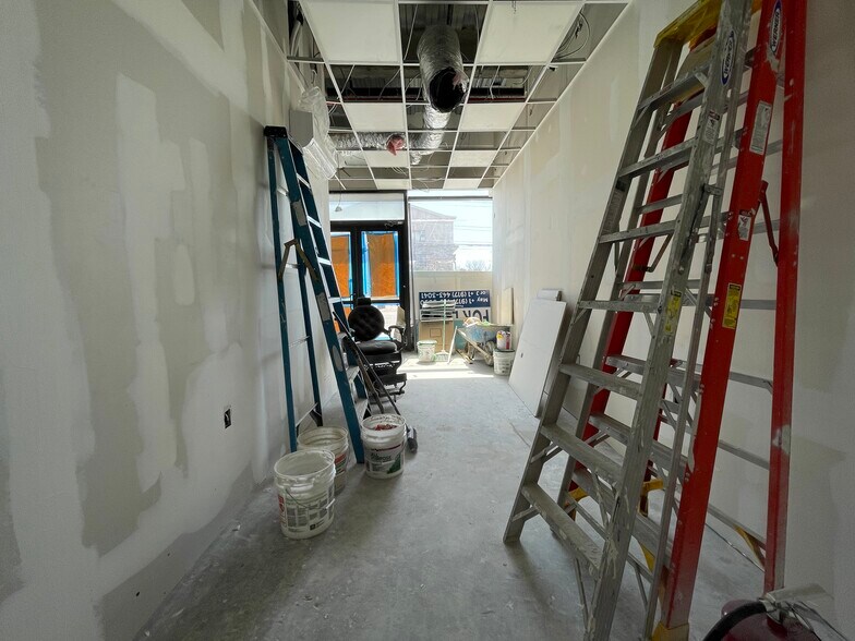 More Photos Of 251-73 Jericho Tpke, Bellerose Office For Sale